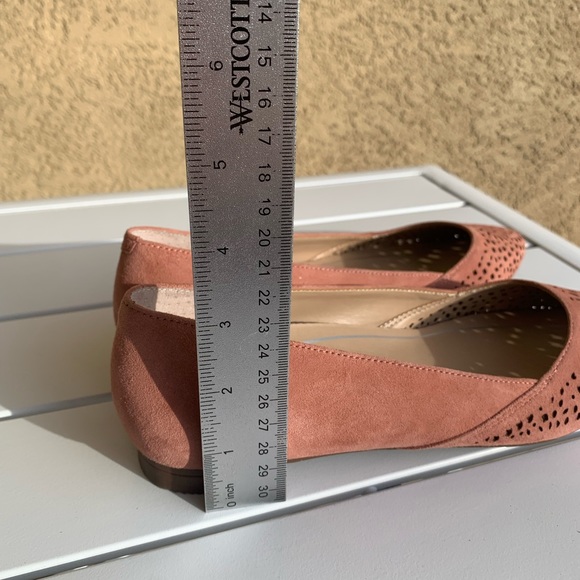 Vionic suede perforated dusty rose shoes size 6 - Picture 9 of 15